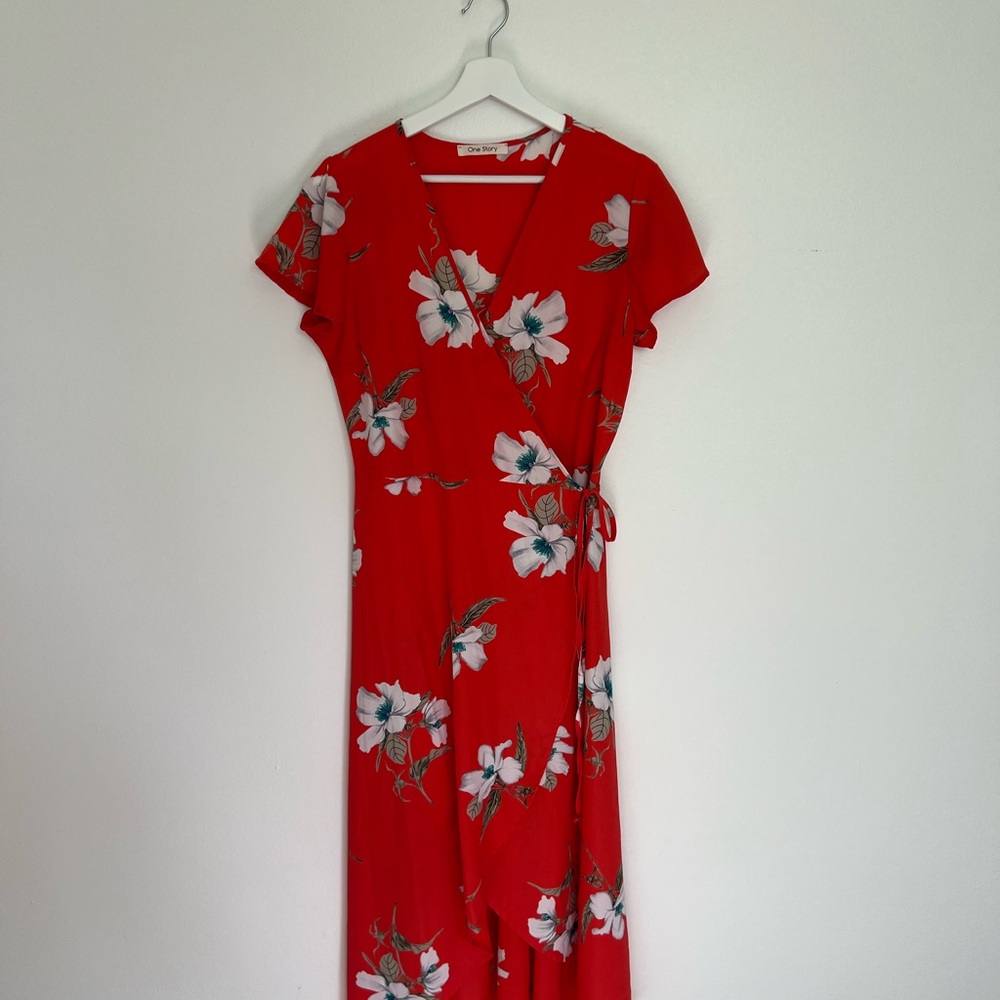Elegant Red Floral Maxi Dress with Flowing Silhouette